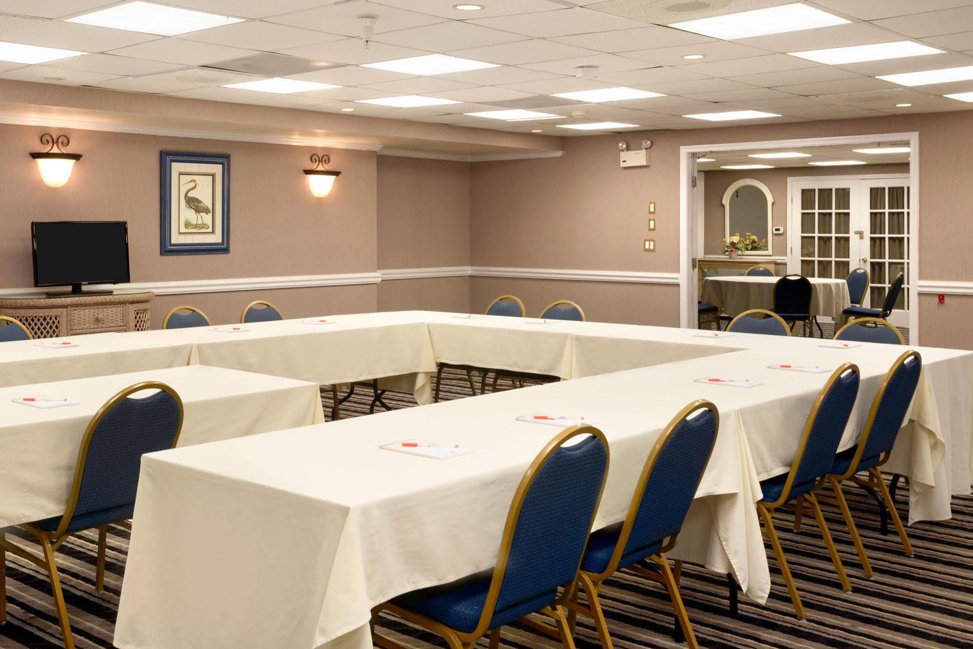 Howard Johnson Plaza By Wyndham Ocean City Oceanfront Buitenkant foto